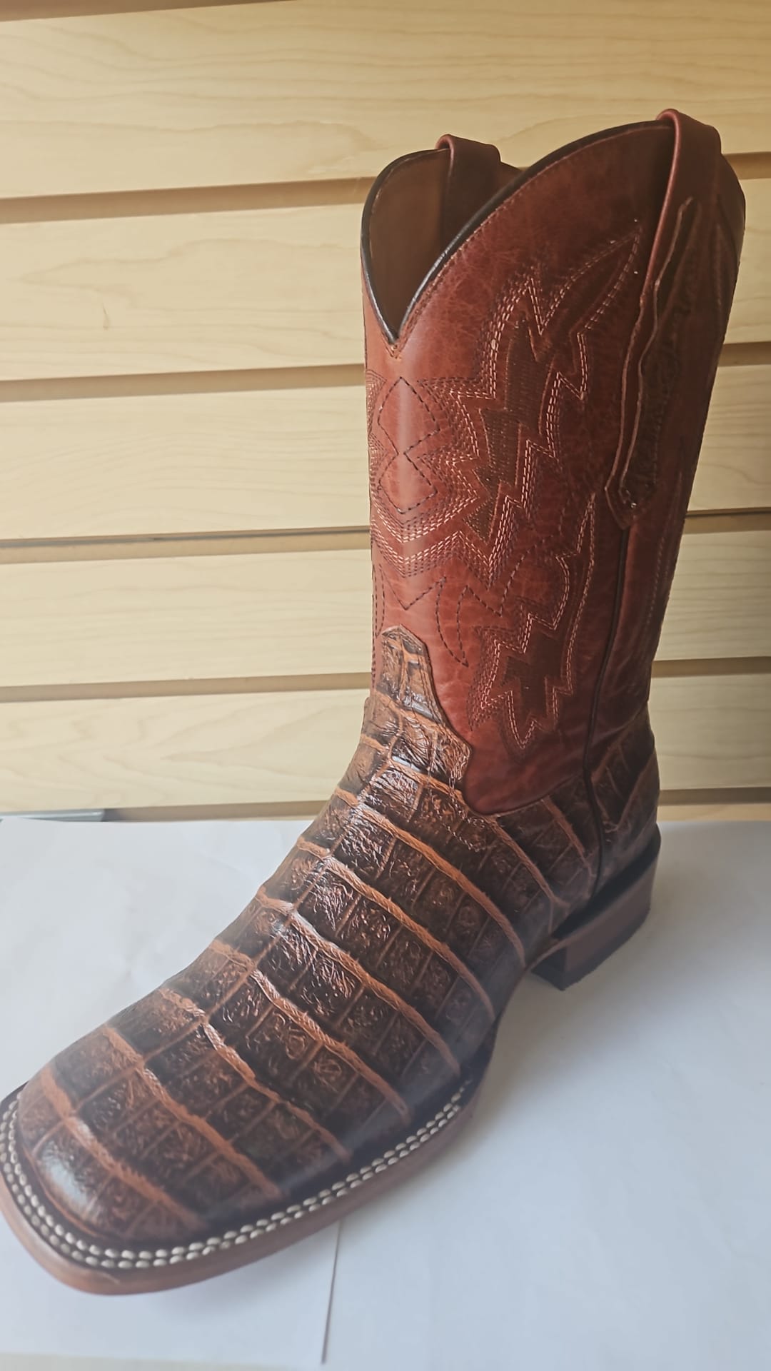 Men’s Western Boot Print Caiman Belly 100 Años - Brandy
43630